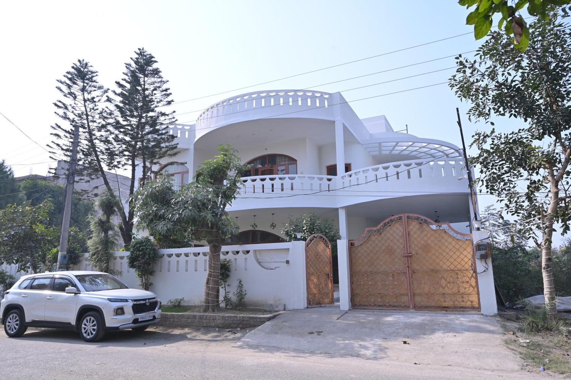 Paradise Island Amritsar Extérieur photo